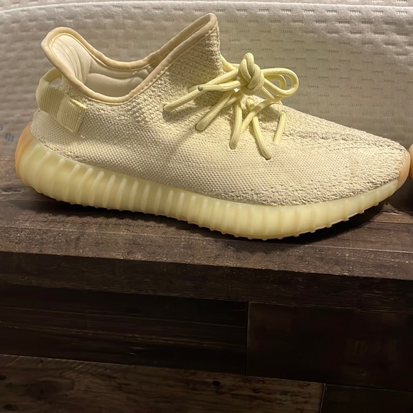 Yeezy Boost 350 V2 “Butter” authenticated